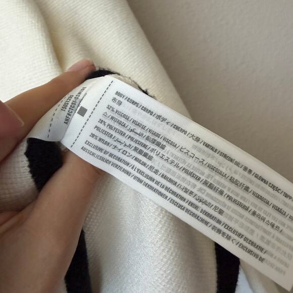 NWT NEW Abercrombie & Fitch White Contrast Trim Sweater Jacket Size S - Picture 6 of 6